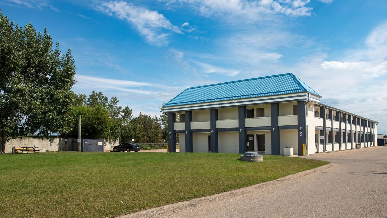 Exterior of Coast Red Deer Hotel
