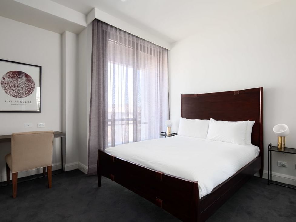 King Sized bed in superior room at Hotel Knightsbridge