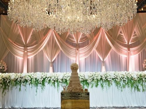 Wedding cake décor at Sofitel Sydney Wentworth