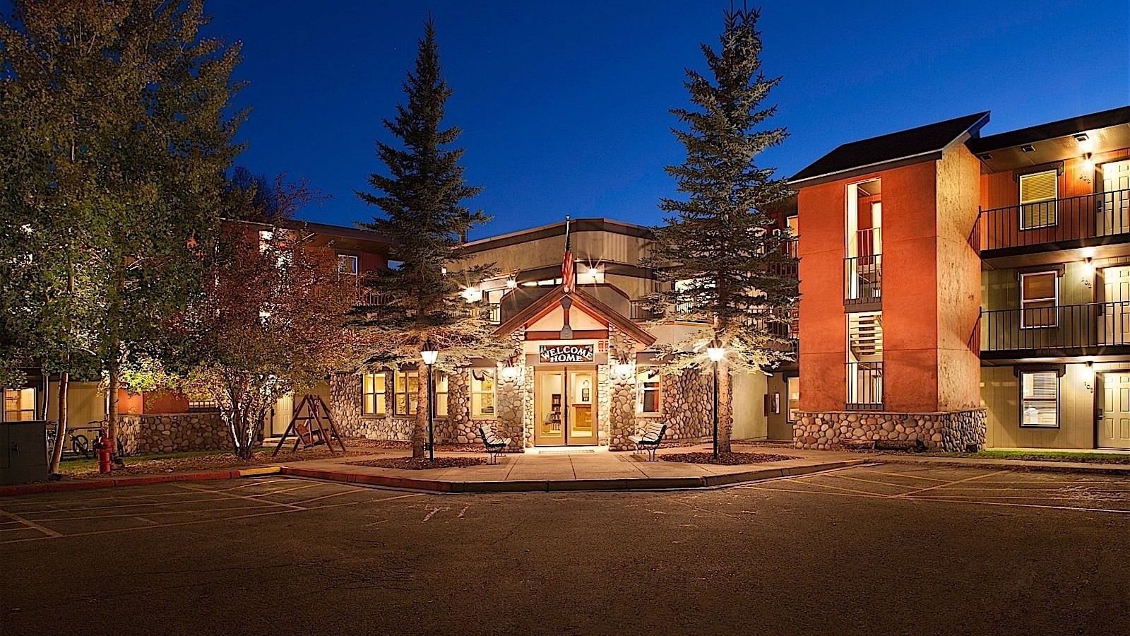  Exterior of Steamboat Springs Suites at Legacy Vacation Resorts 