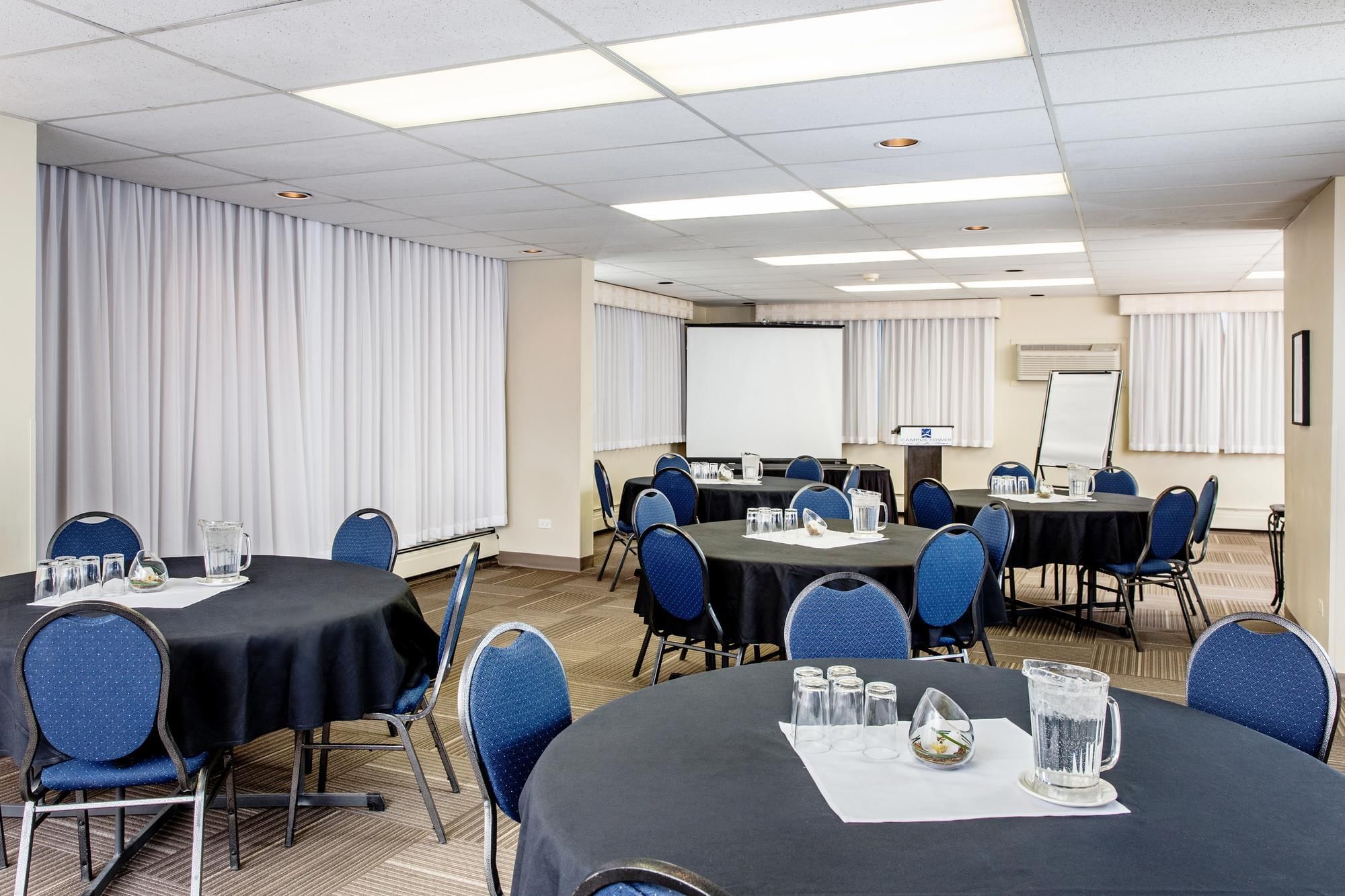 Garneau Room - Meeting Space - Rounds