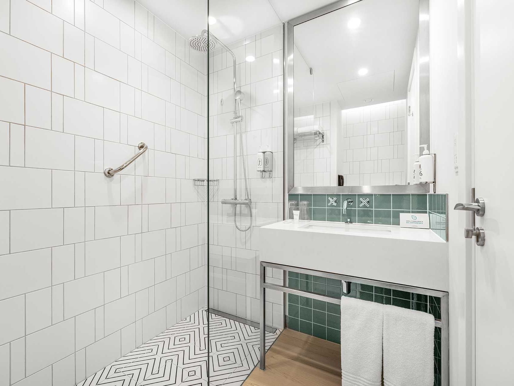 Standard Twin Room City View at ECOS Hotel Dubai