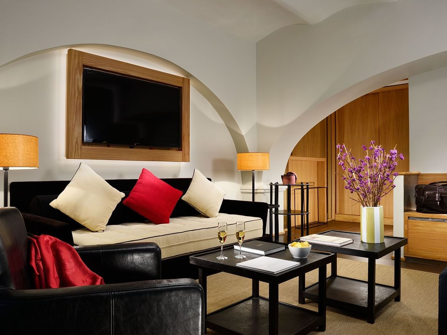 Seating arranged in the living area of Junior Suite at Margutta 54