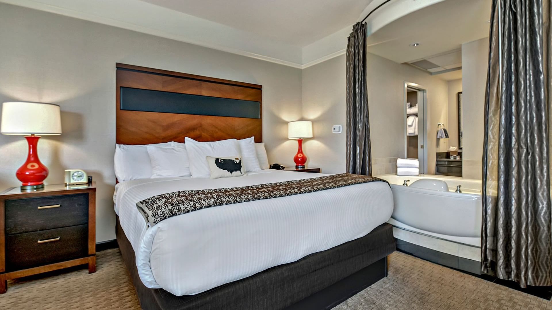 Parlor Suite Hotel 43