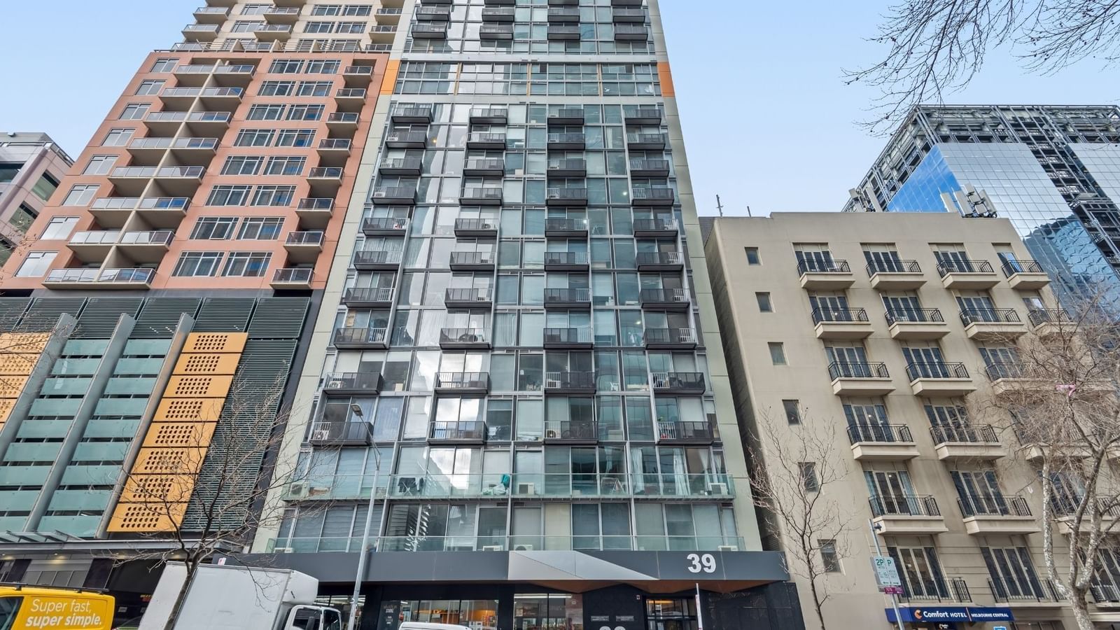 Student Living On Lonsdale exterior