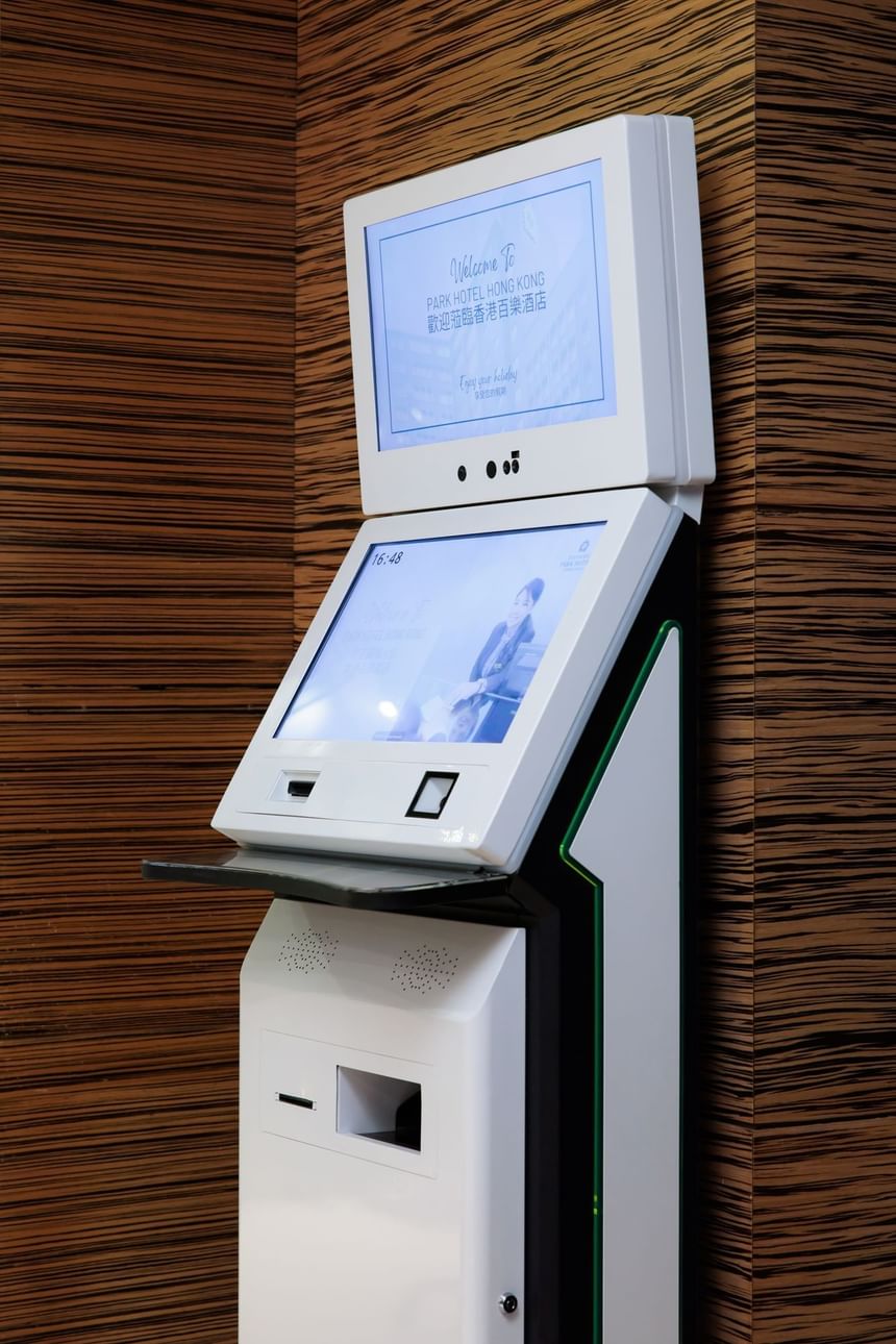 自助登記櫃檯，香港百樂酒店提供快速便捷的酒店登記服務。