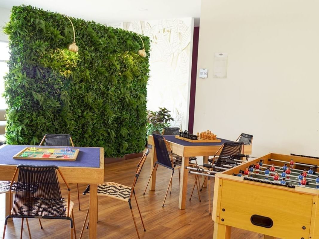 Juegos de mesa y futbolín, sala de juegos en Hotel Factory Green