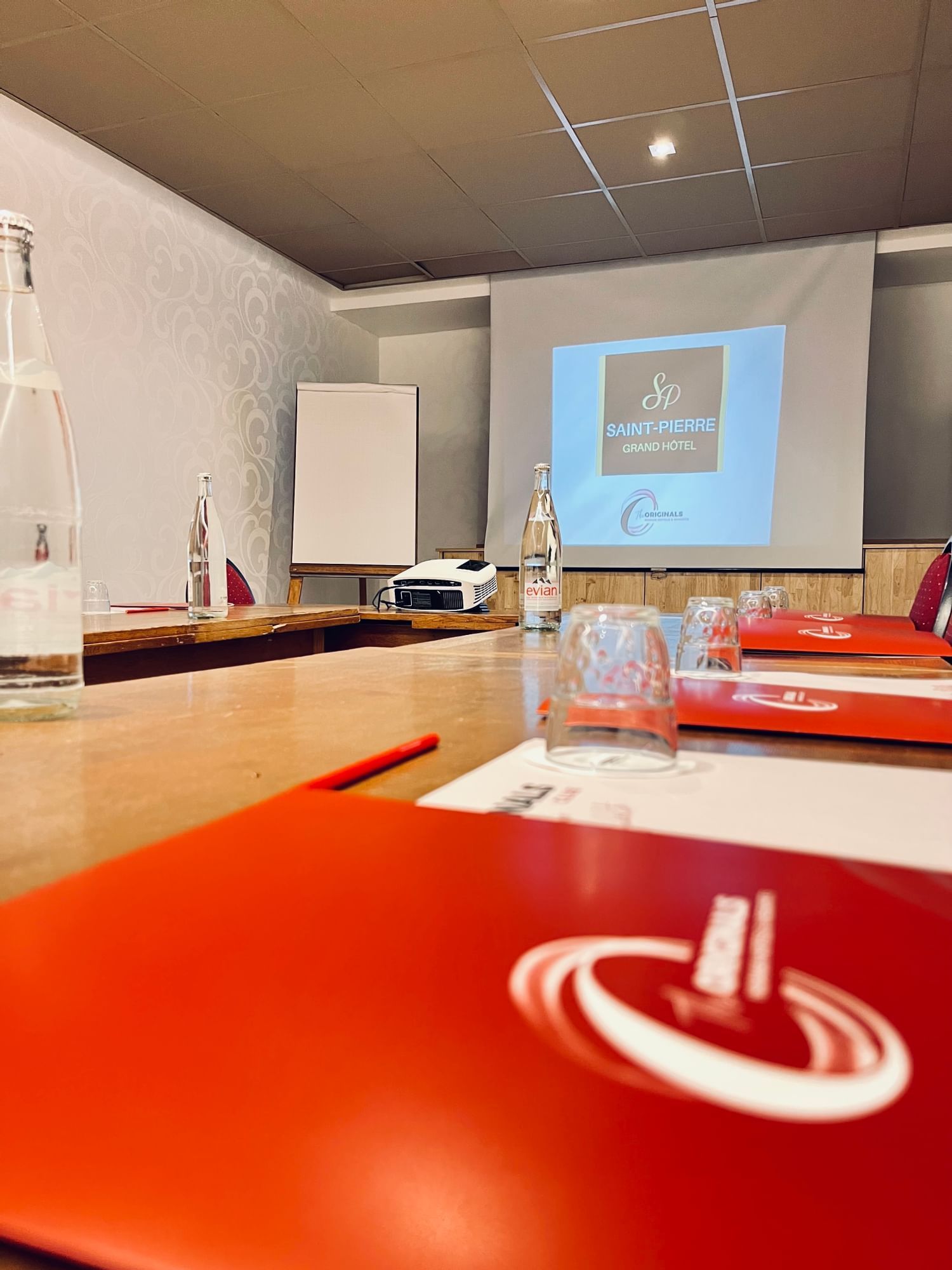 Table arranged for a meeting at The Originals Boutique, Grand Hôtel Saint-Pierre