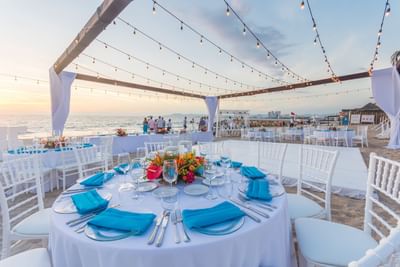 Acabados de mesa en bodas frente al mar