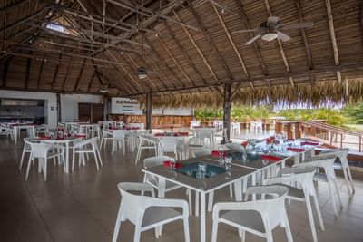 Dining tables in Velero at Playa Blanca Beach Resort