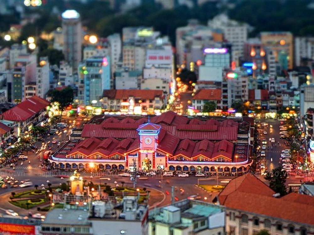 Night aerial view of Ben Thanh Market near Eastin Hotels