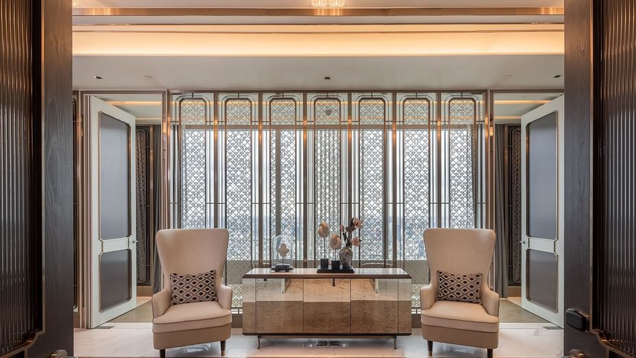 Penthouse Suite with Lounge Access in a hotel near BTS Skytrain - Easy Access Penthouse Amenities