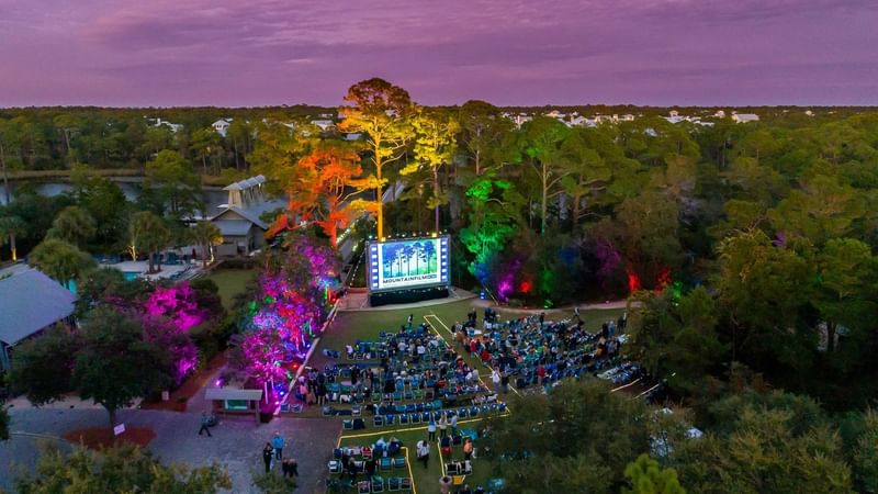 A view of the outdoor event arranged at WaterColor Inn