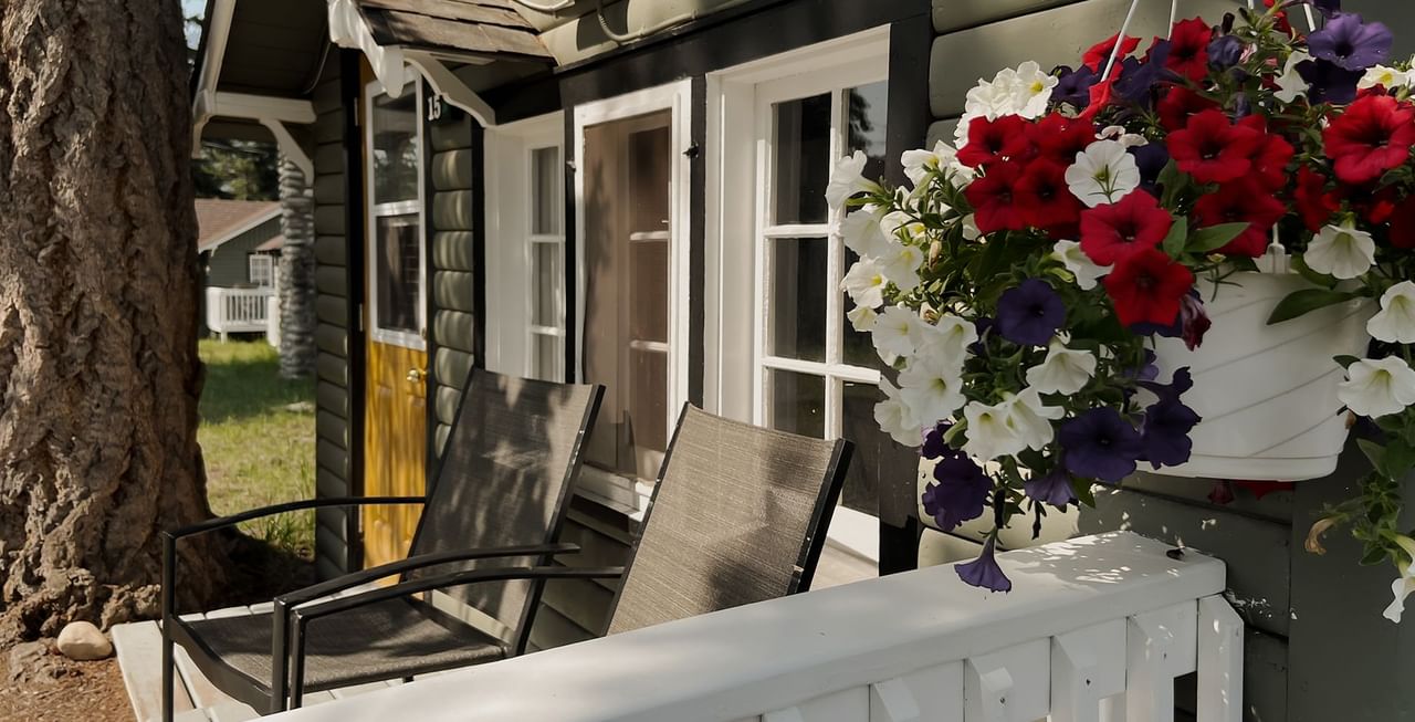 Exterior of Miette Double Cabin