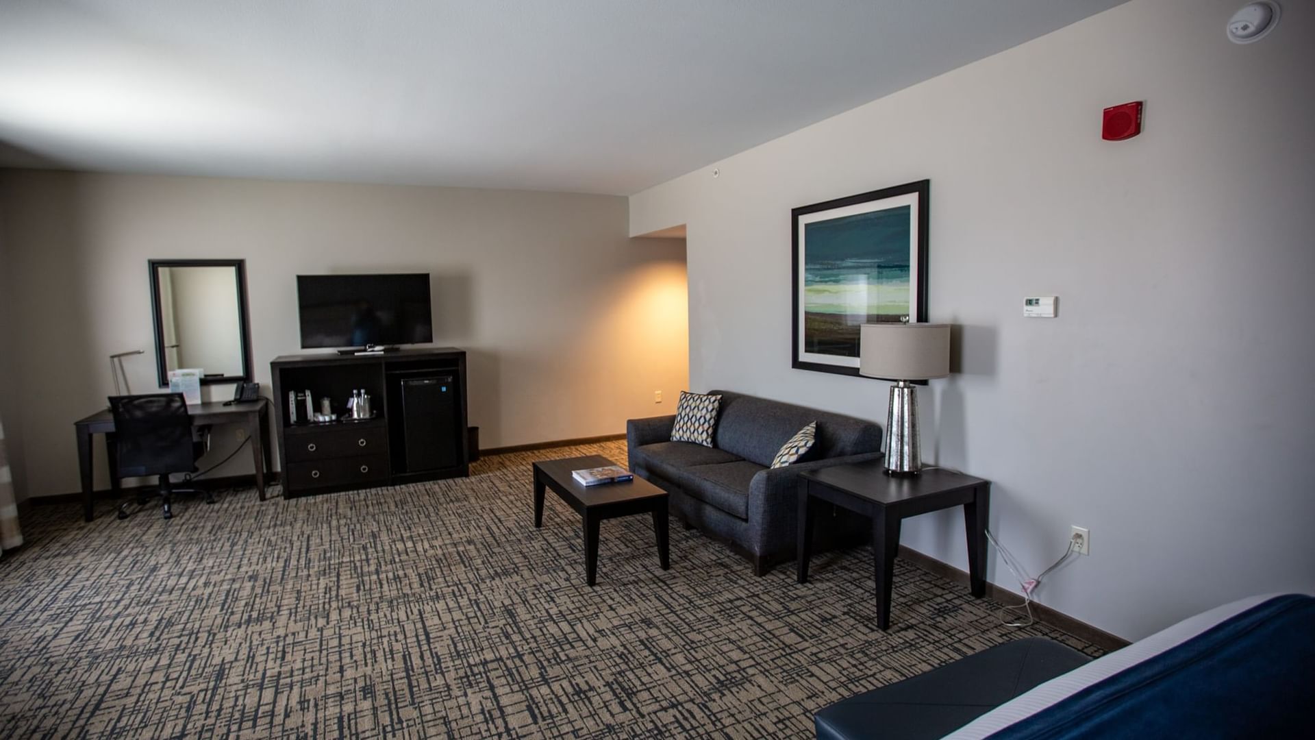 King Sofa room featuring a king-sized bed and a pullout sofa bed at Shangri-La Monkey Island