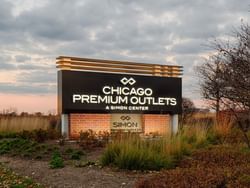 outdoor mall sign for outlet mall