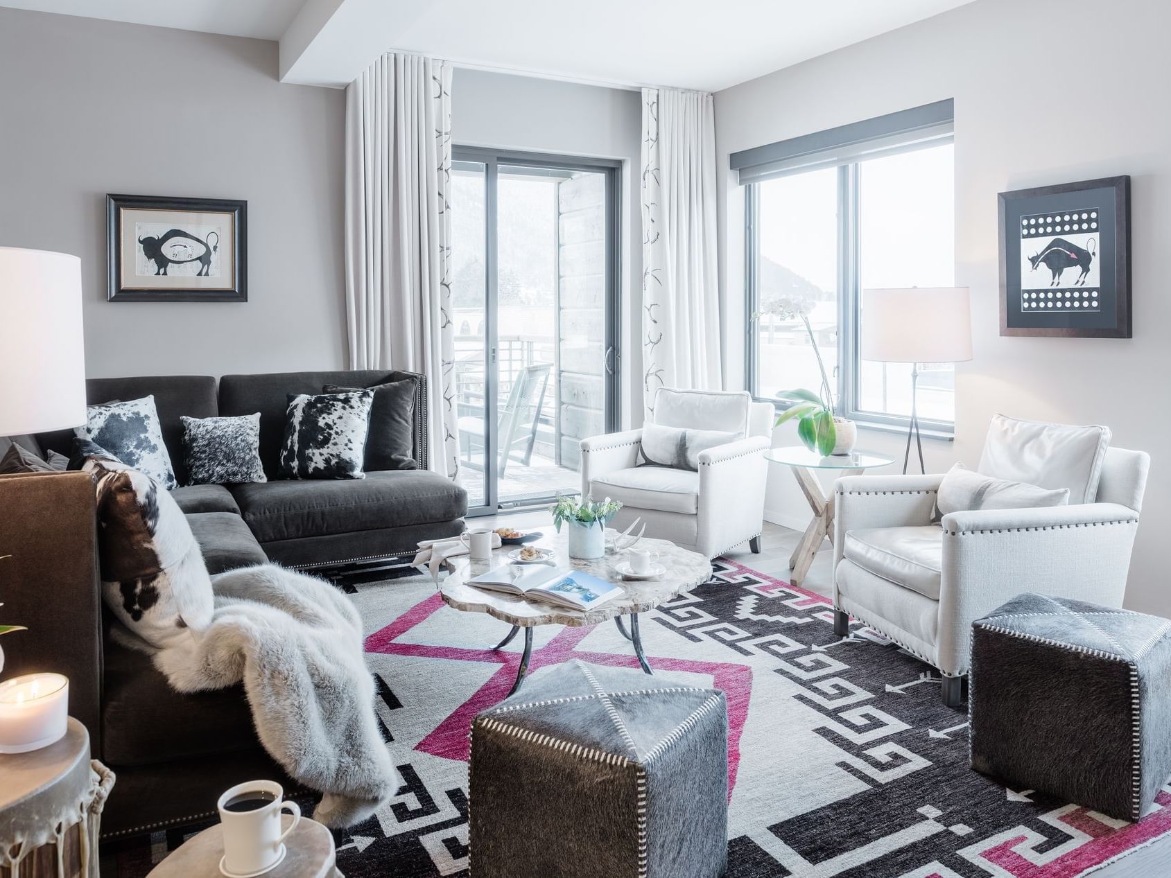 Lounge area with cozy sofas in Colter Suite at Hotel Jackson