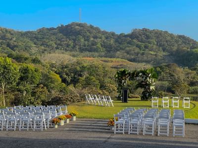 Un evento de boda especial para una feliz pareja que decidió casarse en el Summit Rainforest Hotel