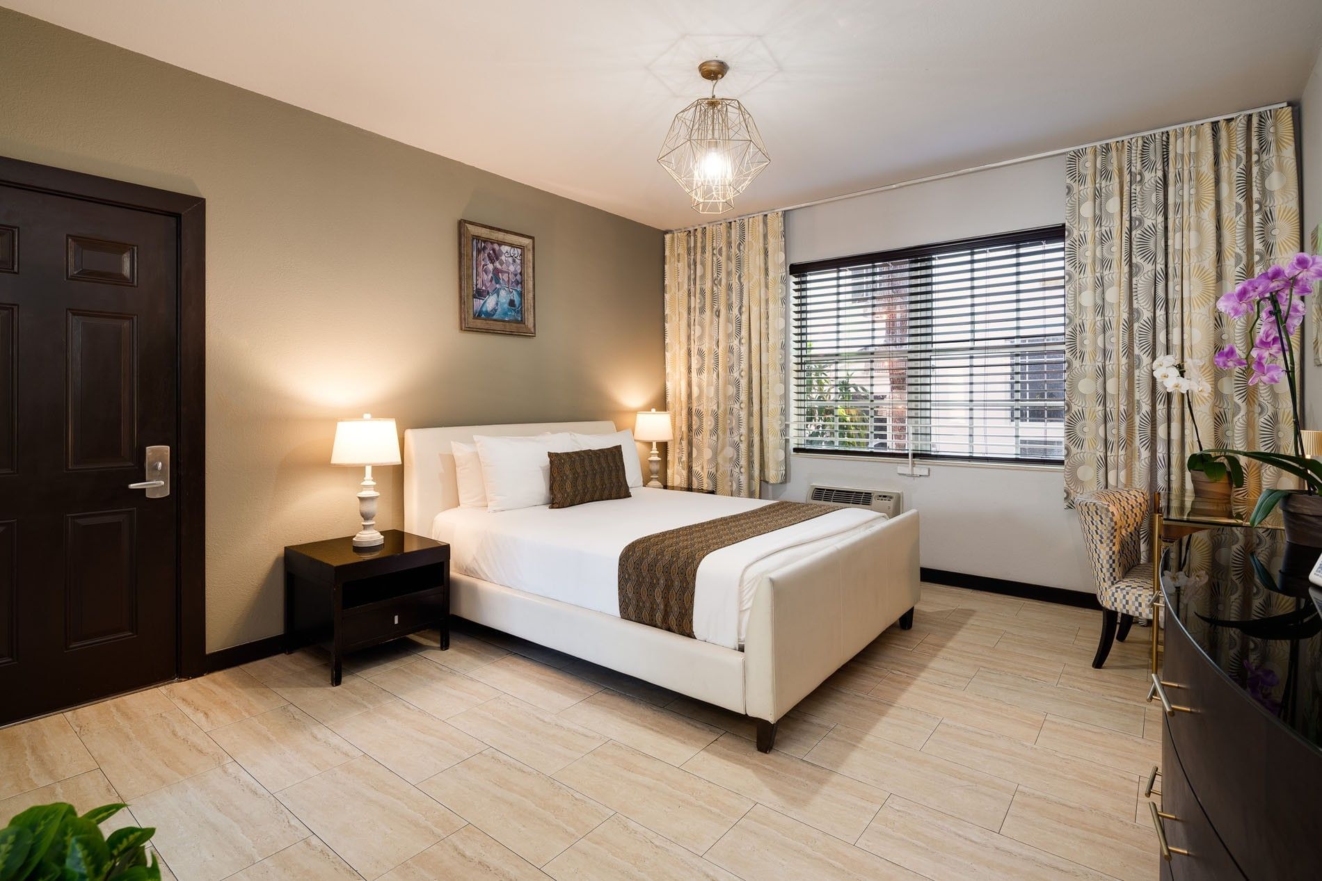 Tradewinds Apartment Hotel — photo 60 of 60