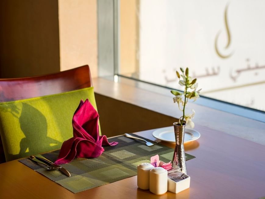 Dining table decor at Seasons Restaurant at City Seasons Muscat