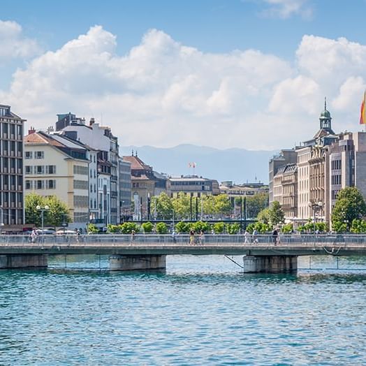 Landscape view of lake Geneva near Warwick Geneva