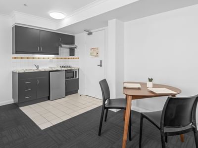 Student Living on Flinders - Studio Apartment Kitchen Dining