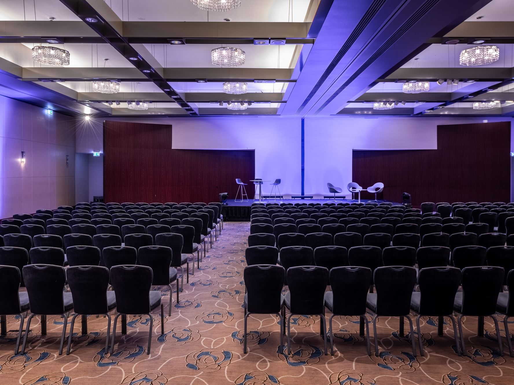 Grand apogée meeting room at the atrium hotel paris by penta