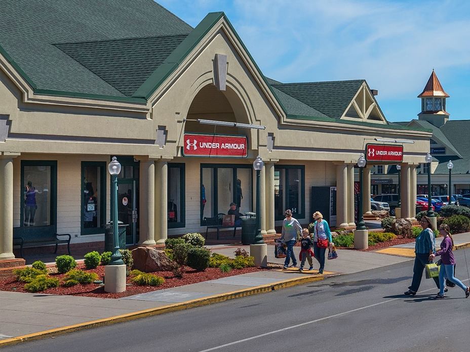 Tanger Outlets Sevierville Attractions near Music Road Resort