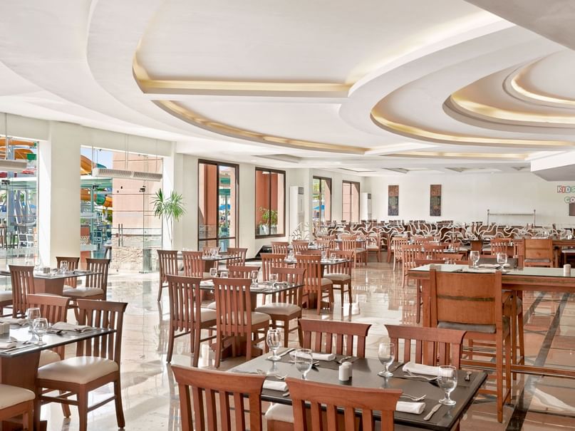 Mediterranean Restaurant at Pickalbatros Aqua Park Resort in Hurghada