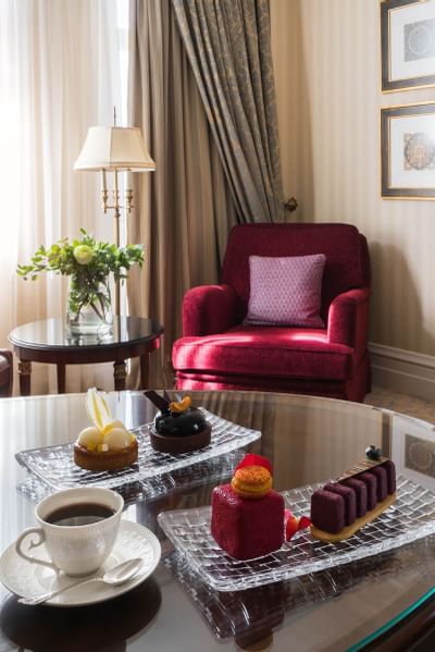 King Deluxe with Club access at Intercontinental Kyiv hotel
