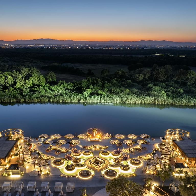 Titanic Deluxe Golf Belek’te Işıl Işıl Bir Akşam Deneyimi