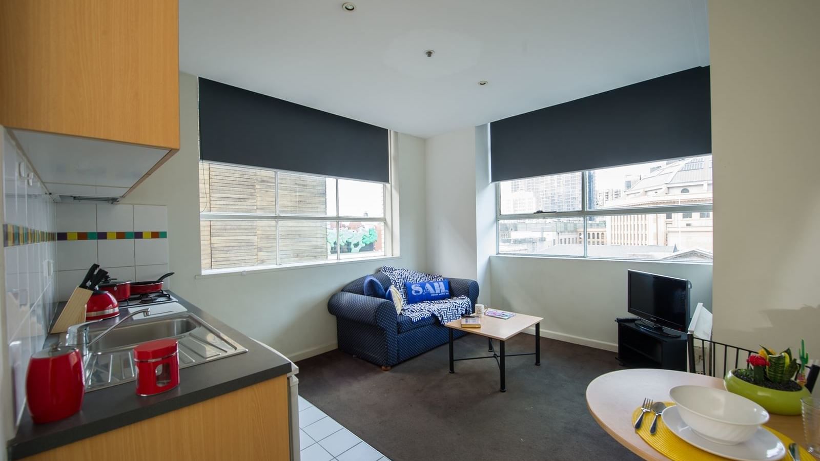 Studio Apartment - Kitchen, Lounge & Dining