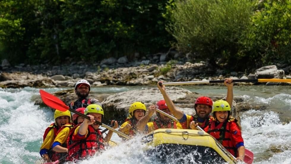 A group rafting on the Gail river near Falkensteiner Hotels