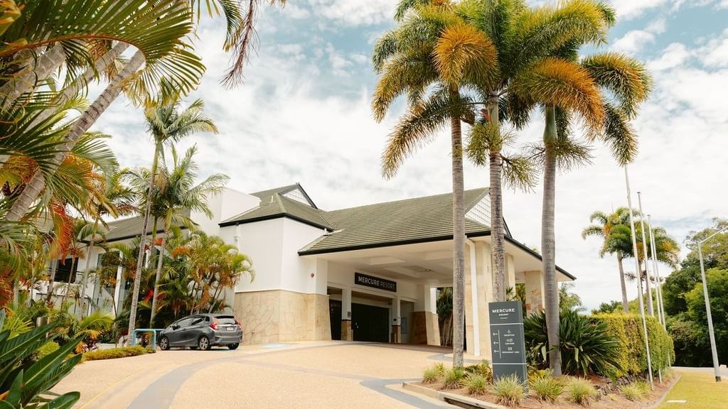 Entrance Mercure Gold Coast Resort 