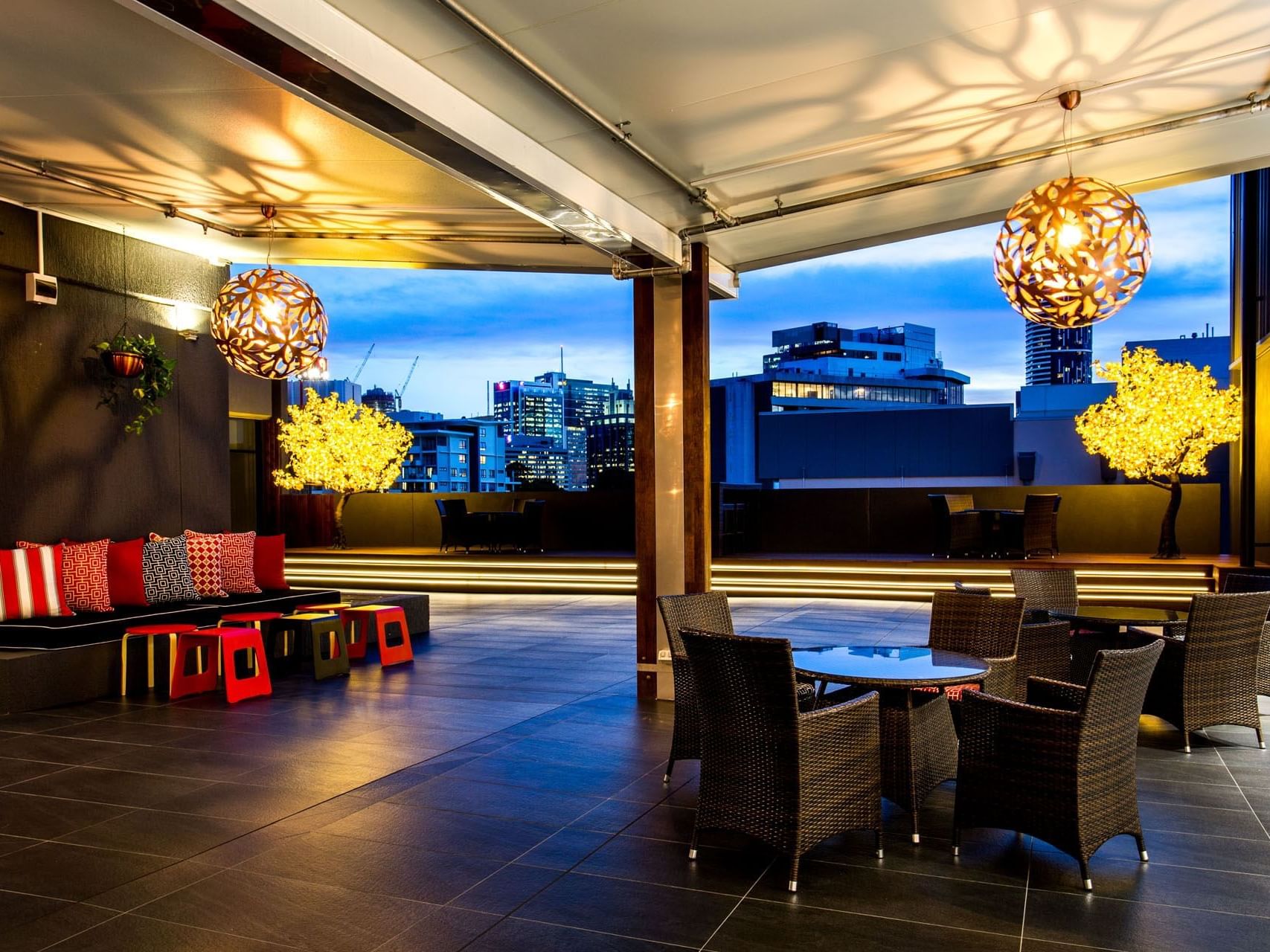 Dining area in Frescos Courtyard at Grand Chancellor Brisbane