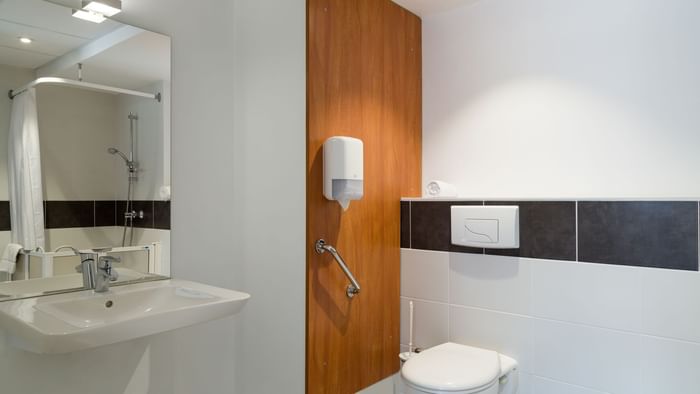 Interior of the bathroom at Hotel Agora