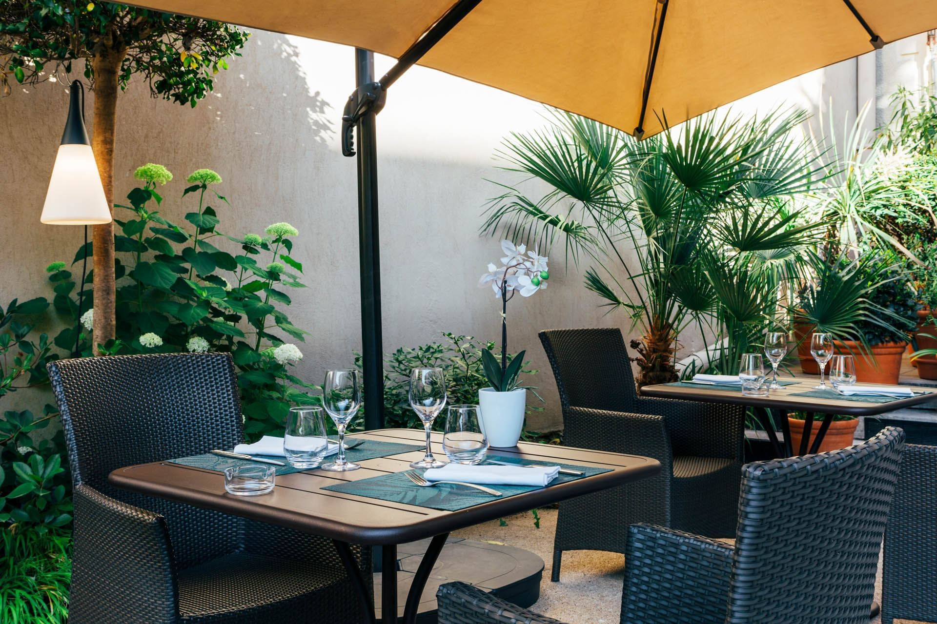 Table à manger en extérieur, Oceania Le Métropole Montpellier