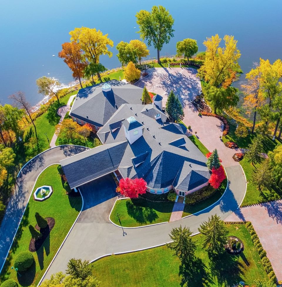 Aerial view of hotel and lake at Chateau Vaudreuil