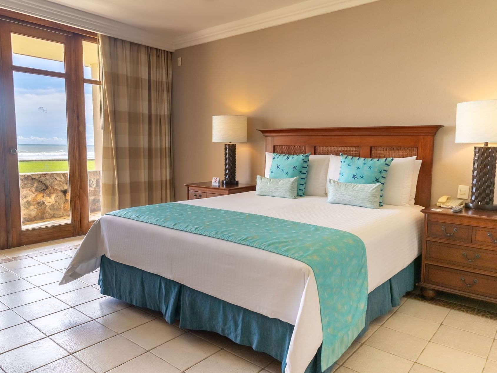 Deluxe King Ocean View