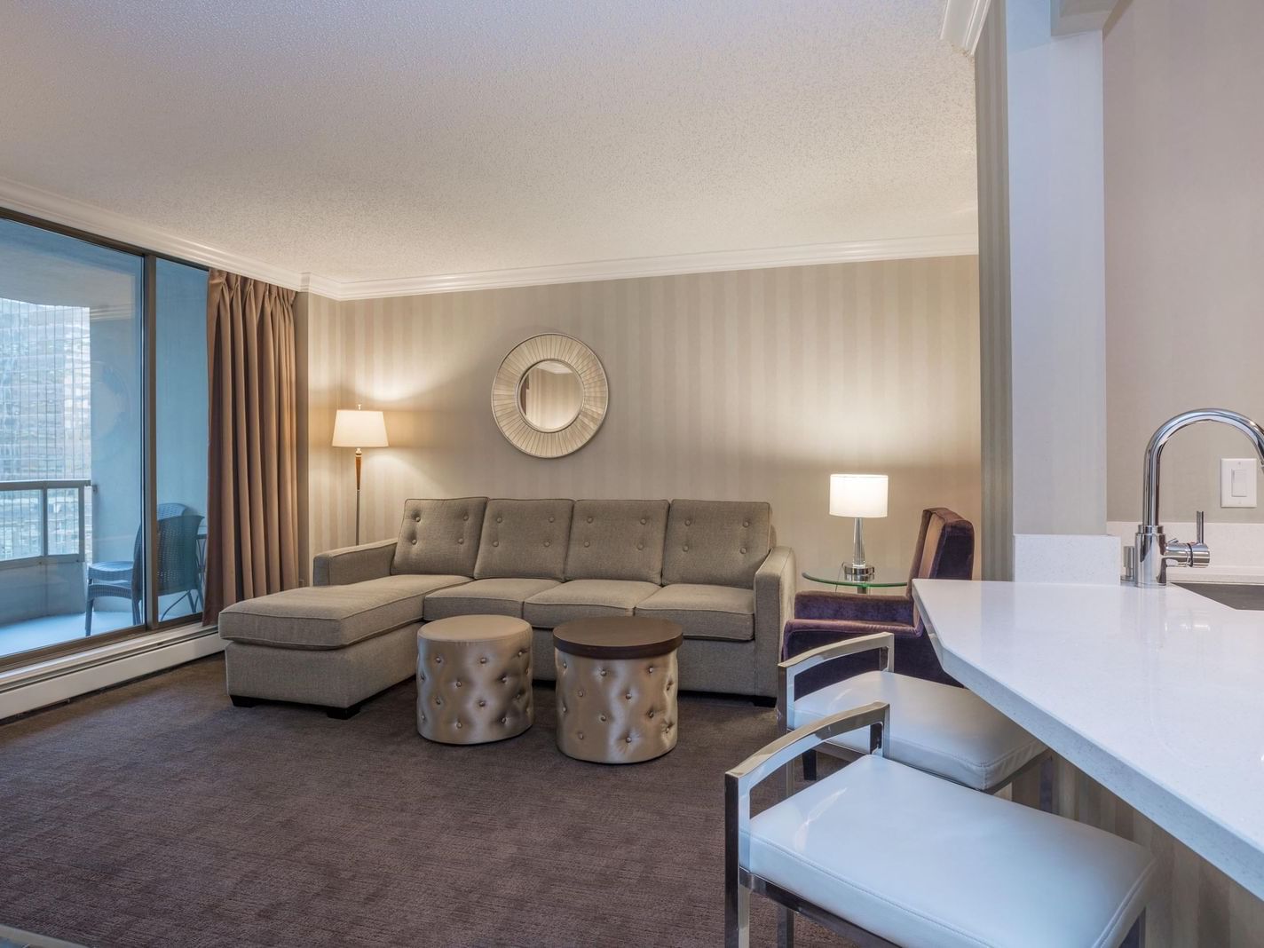 One Bedroom Deluxe Suite - 1 King Bed La Grande Résidence