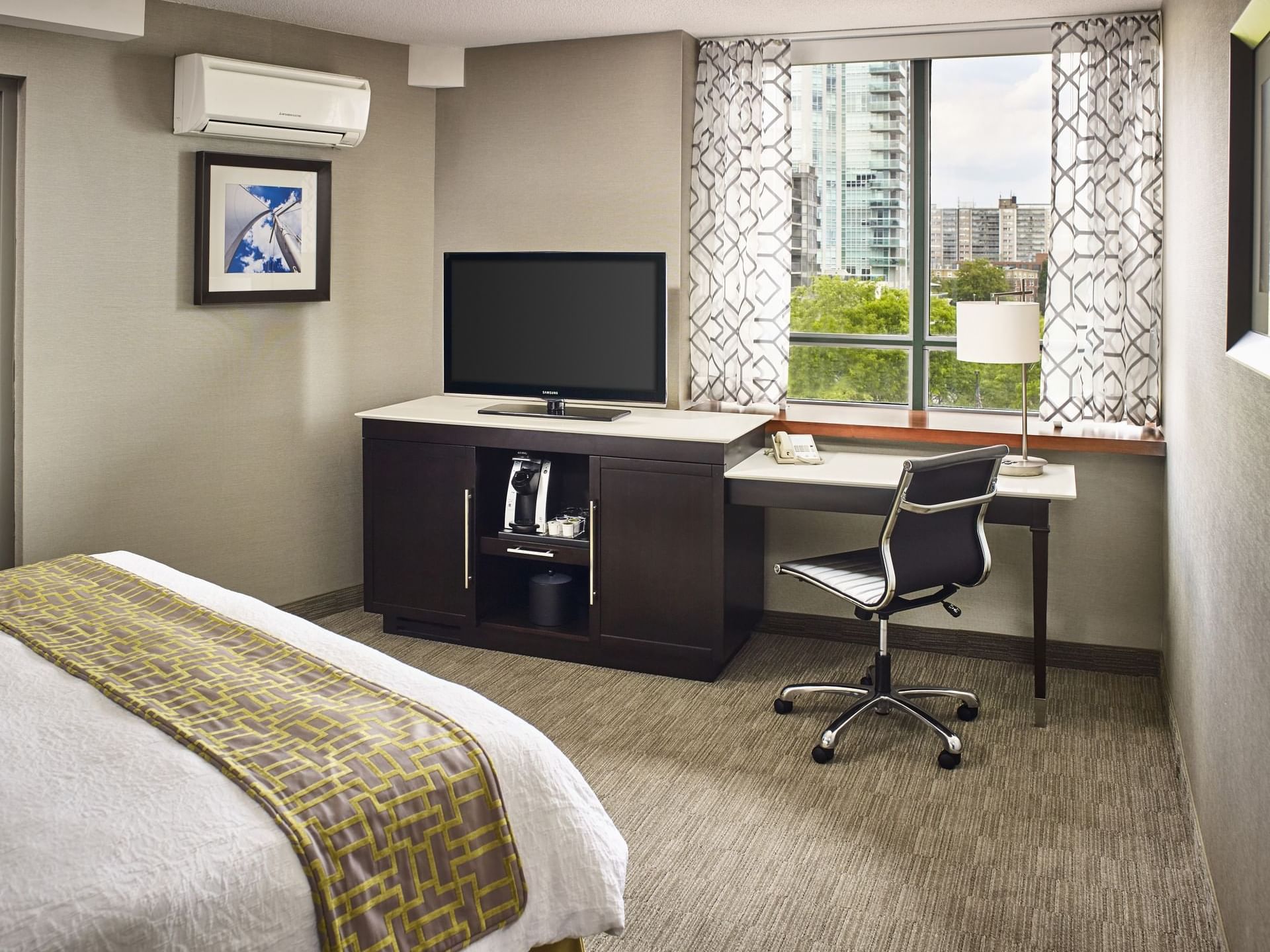 Working desk in King Executive Guestroom at Waterfront Hotel