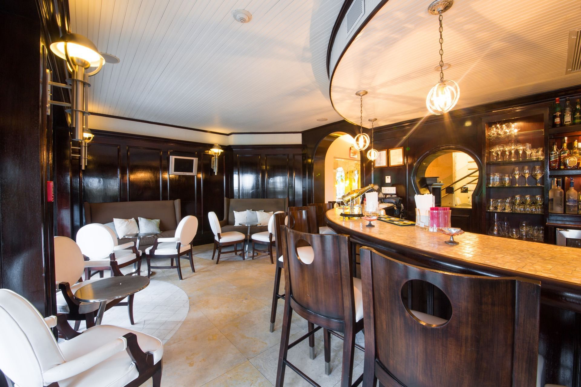Pearl Bar at The Somerset On Grace Bay
