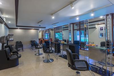 Interior of the Salon at Holiday Inn Montego Bay
