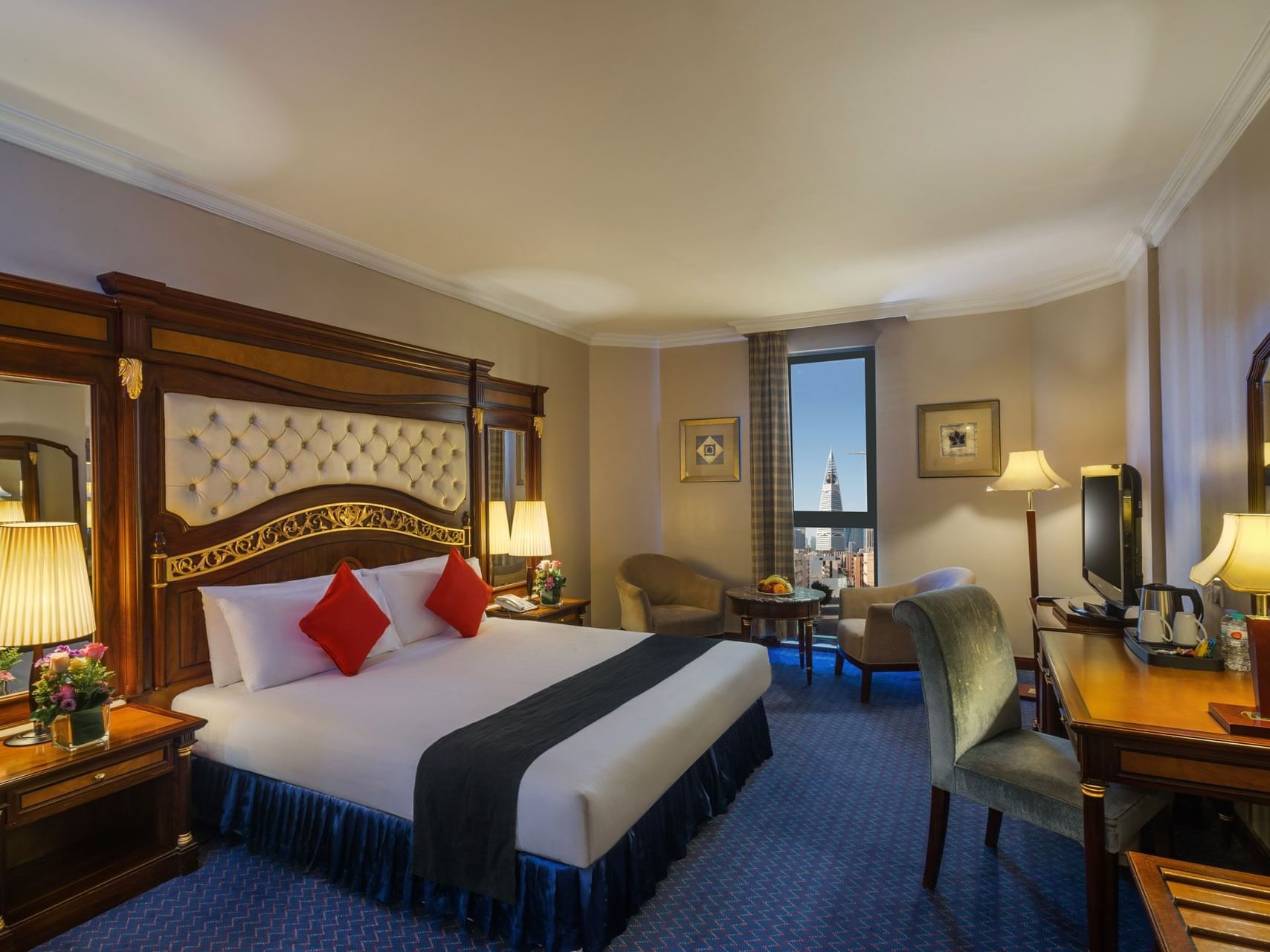 Executive Suite with a king bed at Mena Hotel Tabuk
