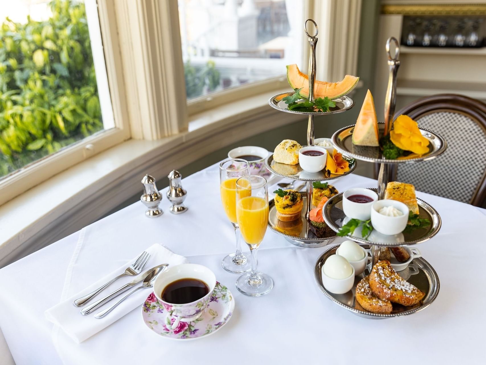 Tiered breakfast at the Pendray Inn and Tea House, free for hotel guests.