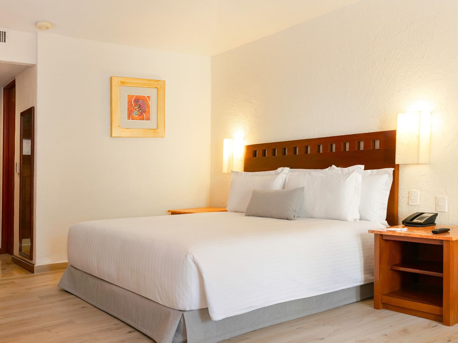 Habitación Camino Real Club King en hotel Camino Real Guadalajara en Zapopan.