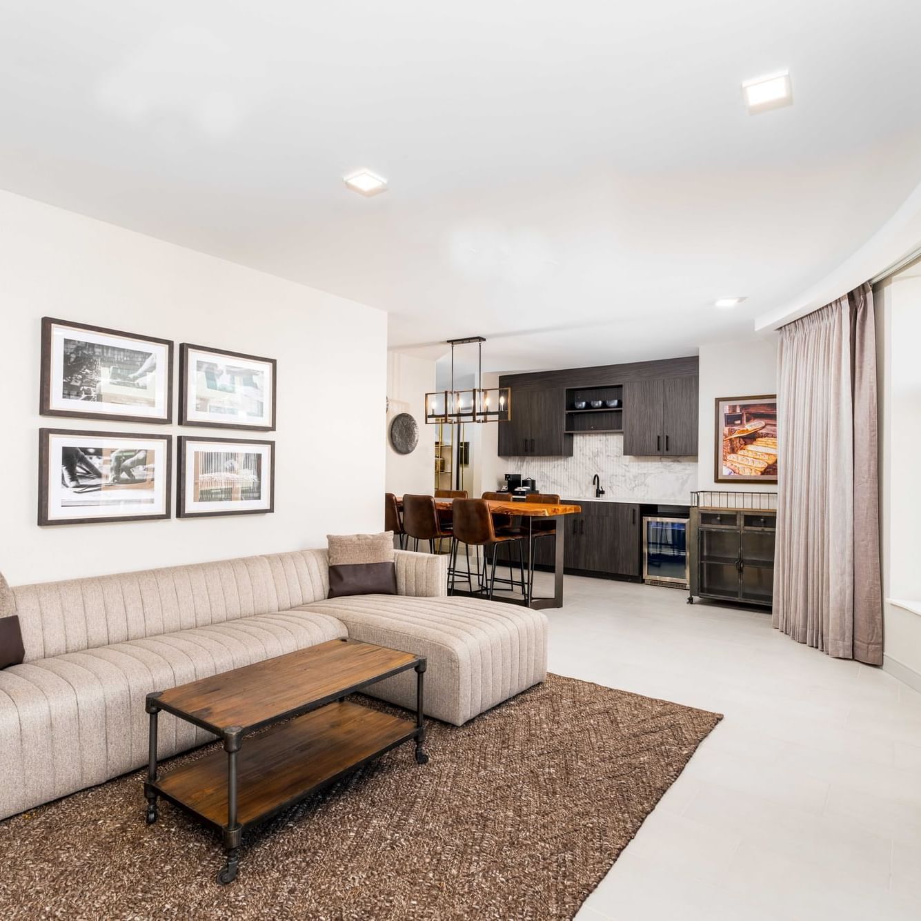 The Artisan Hotel Salem King Suite Living Room