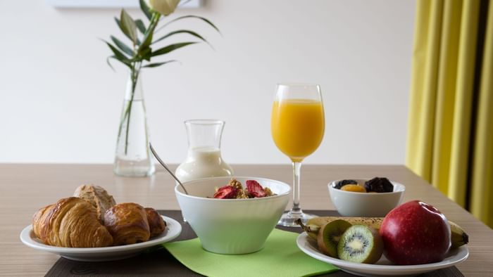 A warm breakfast served at Hotel La Verriaire