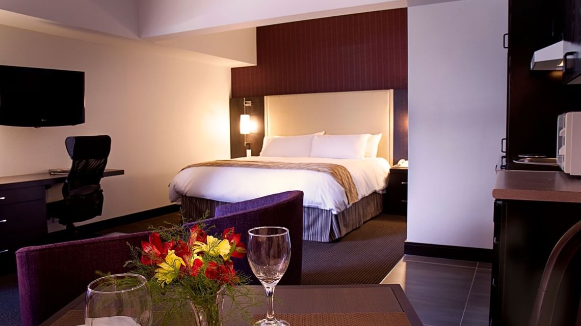 Ruby's Kitchenette Standard Studio-Kitchenette | Ruby Foo's Hotel Montreal | Rooms