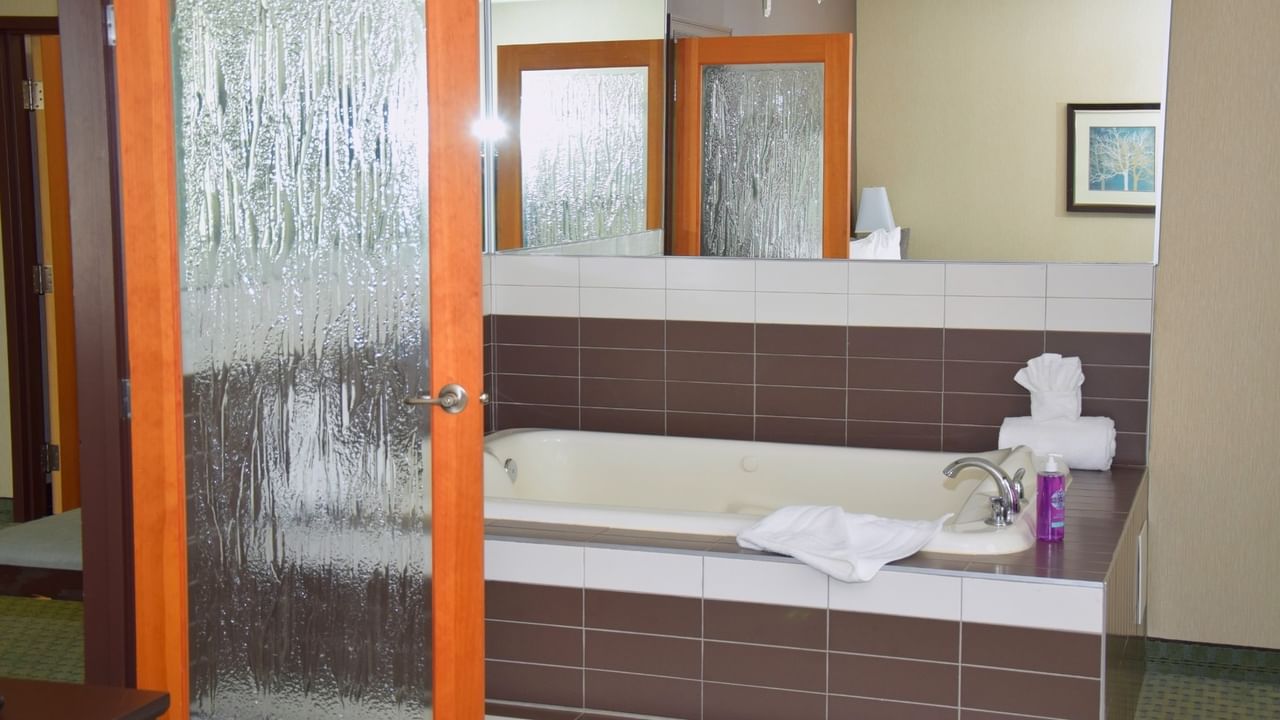 Hotel room with jetted tub
